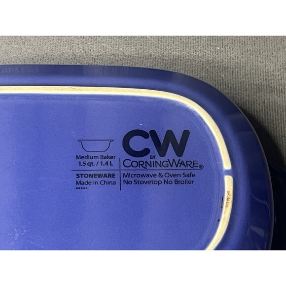 Corning Ware Medium Baker Embossed Stoneware Casserole Dish Blue 1.5 QT - Picture 6 of 8